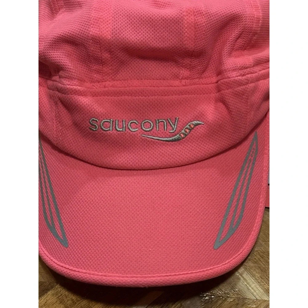 Saucony Vizi Pro Hat Pink Unisex Running Cap Adjustable‎ O/S Lightweight NWT